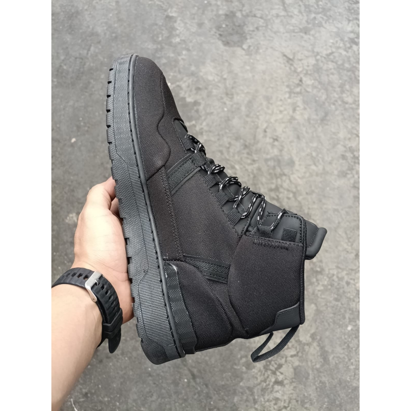 Bota Tactica Lacoste Negra