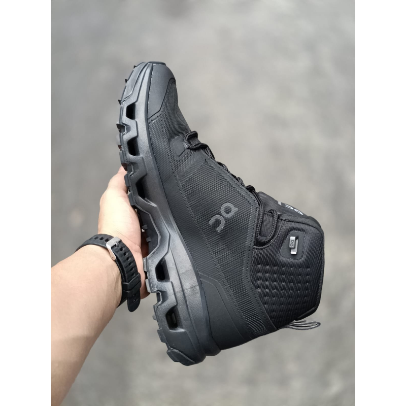 Bota On Running Cloudrock Mid Waterproof Negras